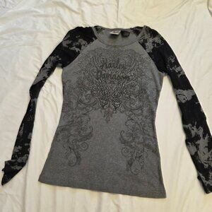 Harley-Davidson Women's Gray and Black Graphic Long Sleeve Tee